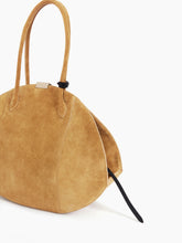 Charger l'image dans la galerie, LE BAL BAG LARGE IN SUEDE
