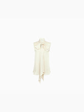 Charger l&#39;image dans la galerie, Sleeveless pussy-bow shirt in champagne - Nina Ricci
