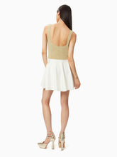 Charger l&#39;image dans la galerie, Sleeveless heart neckline top in gold - Nina Ricci
