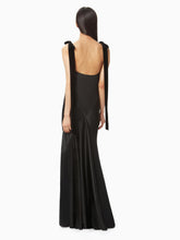 Charger l&#39;image dans la galerie, Long satin dress in black - Nina Ricci
