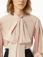 Charger l&#39;image dans la galerie, Pussy-bow shirt in pink - Nina Ricci
