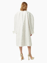 Charger l&#39;image dans la galerie, Opera Coat With Cocoon Sleeves In White - Nina Ricci
