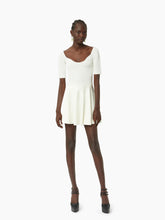 Charger l&#39;image dans la galerie, Heart neckline cropped top in off white - Nina Ricci
