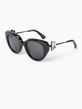 Load image into Gallery viewer, FULL MOON BUTTERFLY SUNGLASSES

