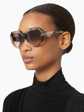 Load image into Gallery viewer, GROS-GRAIN OVERSIZE SUNGLASSES
