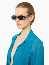 Load image into Gallery viewer, Waves Oval Sunglasses

