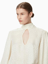 Charger l&#39;image dans la galerie, Leopard-jacquard cut-out blouse in creme - Nina Ricci
