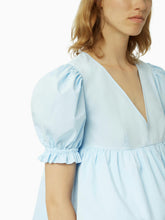 Load image into Gallery viewer, Babydoll top with ruched sleeves in light blue - Nina Ricci
