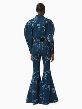 Charger l&#39;image dans la galerie, Bow-print exaggerated flare jeans in raw denim - Nina Ricci
