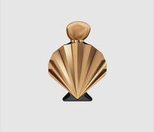 Load and play video in Gallery viewer, Vénus de Nina Ricci
